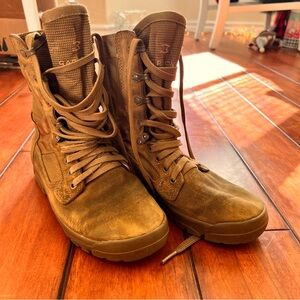 Garmont Men's T8 Bifida Tactical Military Coyote Boots SZ 4,5 WIDE